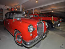 Ein Rettungswagen von Typ Mercedes-Benz 190b im Technikmuseum Helsingør (20.11.2010)