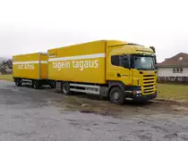 Scania R 470 mit Anhänger in Domdidier abgestellt am 18.02.2017