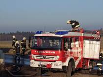 Atego1628 RLF-A2000 der FF-Hohenzell beim Einsatz  KFZ-Brand  am 081231