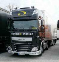 =DAF-Sattelzug von  Honold&Hirschle  rastet auf dem Autohof Fulda-Nord im April 2017