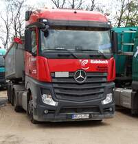 Mercedes Benz Arocs am 14.04.17 in Hanau in einen Industriegebiet