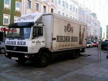 MB-1320 der Brauerei Ried i.I. stellt am Hauptplatz noch edle Hopfengetr�nke zu; 081231