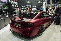 BMW 4 (3er Coupé (F90)) in einer schönen Farbe. Foto: 25.03.2017, Automobil und tuning Show, Budapest.