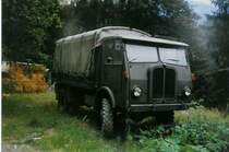 Alter Saurer Milit�rlastwagen, der noch als Holzschlepper dient