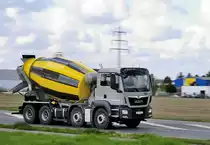 MAN TGS 35.420 Betonmischer , Mitzieher am 27.4.2017 auf der L 164 (ex B221) bei Übach - Palenberg