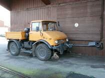 Mercedes Unuimo mit Bahnausr�stung in Roggwil .. Foto vom 30.11.2008