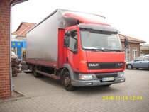 Vor einem Billigdiscounter in Bergen/R�gen stande am 18.November 2008 dieser DAF-LKW zur Entladung.