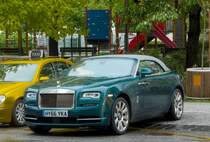 Rolls Royce Dawn, Grün in der Innenstadt von Budapest. Foto: 20.04.2017.