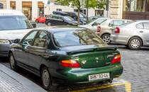 Hyundai Lantra in Grün (Heckansicht). Baujahr: 1995-2000, die Aufnahme stammt vom 21.04.2017