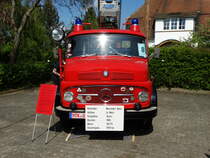 Eine alte Mercedes Benz Drehleiter am 30.04.17 beim Bahnhofsfest in Stockheim