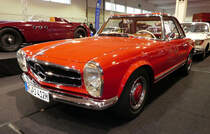 =Mercedes Benz W113, fotografiert bei der Technorama Kassel im März 2017