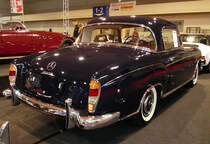 =Mercedes Benz 220S, fotografiert bei der Technorama Kassel im März 2017