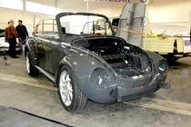 =VW Käfer Cabrio in der Wiederaufbauphase, fotografiert bei der Technorama Kassel im März 2017