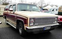 =Chevrolet Suburban, fotografiert bei der Technorama Kassel im März 2017