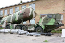 Ein SPU-143 LKW zum Transport und Start der Tupolew M-143/WR-3 Rejs Drohne im Nationalen Luftfahrtmuseum der Ukraine (Kiew, April 2016)