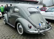 =VW Käfer, Bj. 1957, gesehen bei der Technorama Kassel im März 2017. Für diesen Käfer wurde von der Stiftung AutoMuseum Volkswagen eine Fahrzeug-Identitäts-Urkunde ausgestellt.
