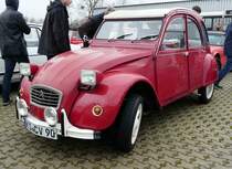 =Citroen 2CV, gesehen bei der Technorama Kassel im März 2017