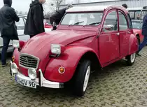 =Citroen 2CV, gesehen bei der Technorama Kassel im März 2017