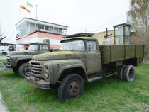 Ein Zil-130 mit aufgebautem Kodeleuchtfeuer im Nationalen Luftfahrtmuseum der Ukraine (Kiew, April 2016)