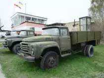 Ein Zil-130 mit aufgebautem Kodeleuchtfeuer im Nationalen Luftfahrtmuseum der Ukraine (Kiew, April 2016)