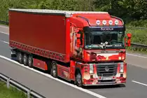 Renault AE Koffersattelzug am 10.05.2017 in Dortmund.