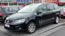 =Seat Alhambra der Firma  WEINRICH  steht auf einem Parkplatz in Fulda im Mai 2017