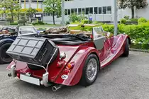 Morgan Plus 8 steht beim Pantheon Im Muttenz für eine Ausfahrt bereit. Die Aufnahme stammt vom 14.05.2017.