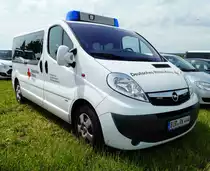 =Opel Vivaro vom DRK OV IDAR, gesehen auf dem Parkplatz der RettMobil Fulda, Mai 2017