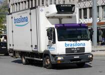 MAN Kühllaster unterwegs in Sion am 09.05.2017