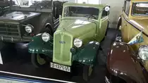 DKW F5 K700 Cabrio-Limousine. 1935 - 1936. Die Cabrio-Limousine wurden zum größten Teil bei den Karosseriewerken Baur/Stuttgart montiert. Der 2-Zylinderzweitaktmotor leistet 20 PS aus 692 cm³ Hubraum. Die Höchstgeschwindigkeit liegt bei 85 km/h. Eine solche Cabrio-Limousine kostete 2450,00 Reichsmark. Automuseum Melle am am 15.04.2017.