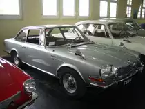 BMW 3000 V8. 1967 - 1968. Nach der Übernahme der Glas-Werke durch die BMW AG wurde das als Glas 2600 V8 auf dem Markt gekommene viersitzige Coupe durch einen 2982 cm³ V8-Motor aufgewertet. Dieser leistete dann 160 PS. Der abgelichtete Wagen gehörte einst zum Fuhrpark des Herrscherhauses von Luxemburg. Automuseum Melle am 15.04.2017.