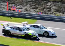 Rennszene Mitzieher der Nr.1 & 37  Porsche GT3 Cup 991, Porsche Carrera Cup Benelux / France, 6.5.2017 in Spa Francorchamps (Eingangs / Bremspunkt Rivage)