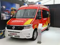 Ein neuer VW Crafter ELW am 12.05.17 auf der RettMobil in Fulda