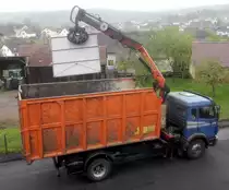 =MB 1722 steht zur Schrottabholung in Petersberg-Marbach im April 2017 