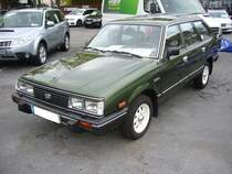 Subaru 1800 Super Station 4WD. 1979 - 1984. Mit diesem Modell erzielte die Firma aus Shinjuku bei Tokio insbesondere in den Alpenländern riesige Verkaufserfolge. Der abgelichtete Kombi entstammt dem Modelljahr 1983 und verfügt wie alle Subaru Modelle über einen zuschaltbaren Allradantrieb. Der 4-Zylinderboxermotor aus Leichtmetall leistet 82 PS aus 1781 cm³ Hubraum. Der Wagen auf dem Bild kostete 1983 DM 23710,00. Ibbenbüren brummt, am 23.04.2017.