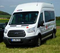 =Ford Transit vom DRK OV BURBACH, gesehen auf dem Parkplatz der RettMobil Fulda, Mai 2017