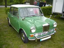 Riley Elf MK I. 1961 - 1963. Der Riley Elf war im Grunde ein Mini, der mit einem anderen Kühlergrill und einem angesetzten Kofferraum versehen wurde. Dazu bekam er noch ein etwas noblere Innenausstattung. Oldtimertreffen Hörstel-Riesenbeck am 01.05.2017.