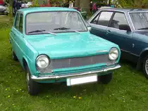 Simca 1100 Limousine. 1967 - 1985. Hier handelt es sich um einen Simca 1100 der ersten Baureihe, produziert von 1967 - 1974. Der abgelichtete 1100 entstammt dem Modelljahr 1971. Der 4-Zylinderreihenmotor hat einen Hubraum von 1118 cm³ und leistet 54 PS. Oldtimertreffen Hörstel Riesenbeck am 01.05.2017. 