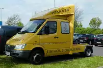 =MB Sprinter eines Ausstellers, abgestellt auf dem Parkplatz der RettMobil im Mai 2017