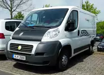 =Fiat Transporter, abgestellt auf dem Parkplatz der RettMobil im Mai 2017