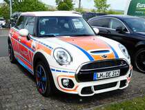 =Mini, abgestellt auf dem Parkplatz der RettMobil im Mai 2017