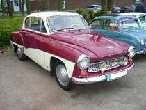Wartburg 311/3. 1957 - 1965. Auf Basis der bereits 1955 vorgestellten Wartburg Limousine wurde ab 1957 das formschöne Coupe produziert. Von diesem Modell wurden lediglich 5487 Einheiten produziert. Der 3-Zylinderreihenzweitaktmotor hat einen Hubraum von 900 cm³ und leistet 37 PS. Oldtimertreffen Hörstel Riesenbeck am 01.05.2017.