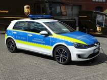 Verkehrspolizei Frankfurt am Main VW EGolf  am 21.05.17 auf der Frankfurter Automobilmesse