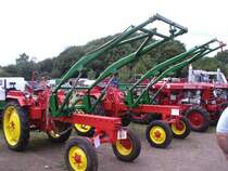 RS 09 und GT124 mit Hublader T150 beim Bulldogtreffen in Markleeberg 2007