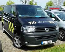 =VW T5 von  stryker  steht auf dem Parkplatz der RettMobil 2017 in Fulda, Mai 2017
