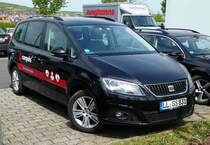 =Seat Alhambra von  corpuls  steht auf dem Parkplatz der RettMobil 2017 in Fulda, Mai 2017
