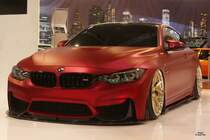 BMW M4 mattrot auf der Essen Motor Show 2016.
