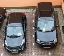 Nissan Juke & Nissan X-Trail, fotografiert von Oben am 23.04.2017