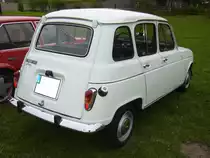 Heckansicht eines Renault R4 des Baujahres 1974. Oldtimertreffen Hörstel-Riesenbeck am 01.05.2017. 
