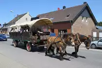 Noch ein schönes Vatertags-Gespann, hier mit nur zwei PS, in Oedt, 25.5.17